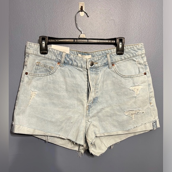 Women’s H&M‎ Light Wash Distressed High Waist Jean Shorts W Button Fly Size 14 - Picture 1 of 4